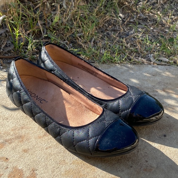 Vionic Desiree black ballet flats size 7 comfort support classic preppy casual - Picture 1 of 10